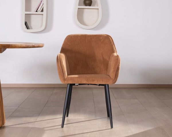 Silla contemporánea de terciopelo color cobre con reposabrazos «Scotty» y patas de metal negro