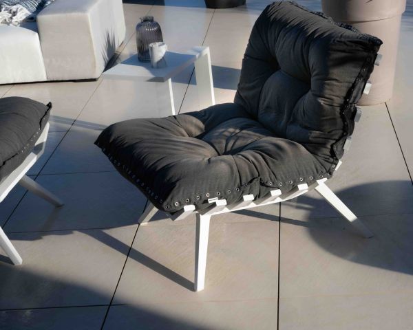 Sillón de exterior de gran comodidad con reposapiés modular en gris oscuro y blanco «Lisca»