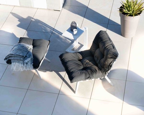 Sillón de exterior de gran comodidad con reposapiés modular en gris oscuro y blanco «Lisca»
