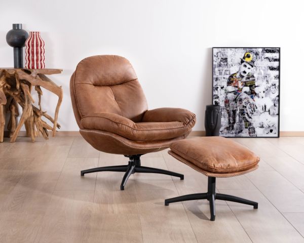 Sillón giratorio de estilo retro con puf de microfibra en color habano «Branson»