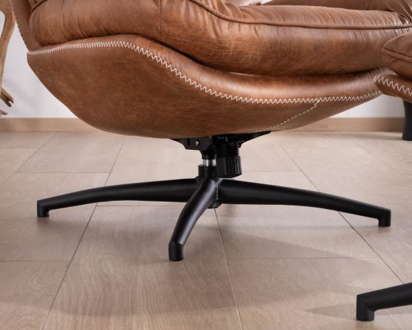 Sillón giratorio de estilo retro con puf de microfibra en color habano «Branson»