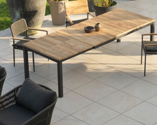 Mesa de jardín extensible de 180 a 260 cm, de teca y aluminio negro «Ozone»