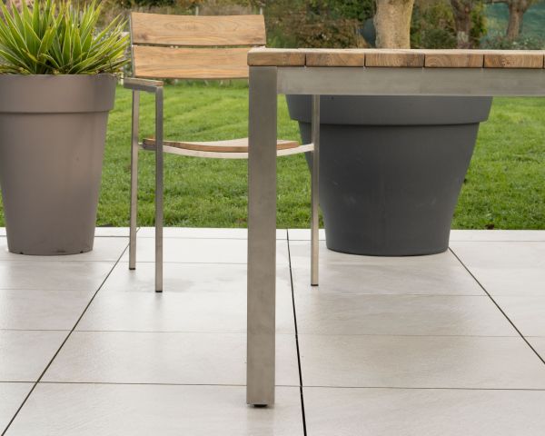 Mesa de jardín grande, extensible y de estilo contemporáneo, de teca y acero inoxidable «Melta», de 180 a 260 cm