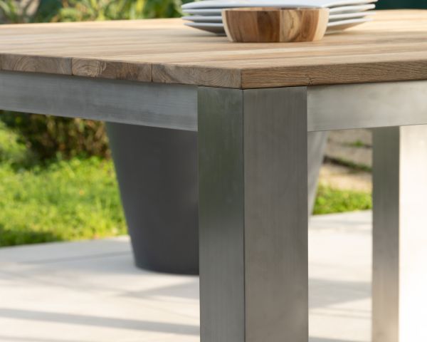 Mesa de jardín cuadrada de 160 cm de teca «Melta» con patas de metal gris acero inoxidable