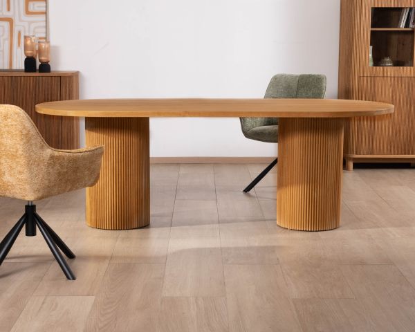 Mesa de comedor ovalada de 220 cm con patas redondas acanaladas de roble aceitado «Winton», estilo retro