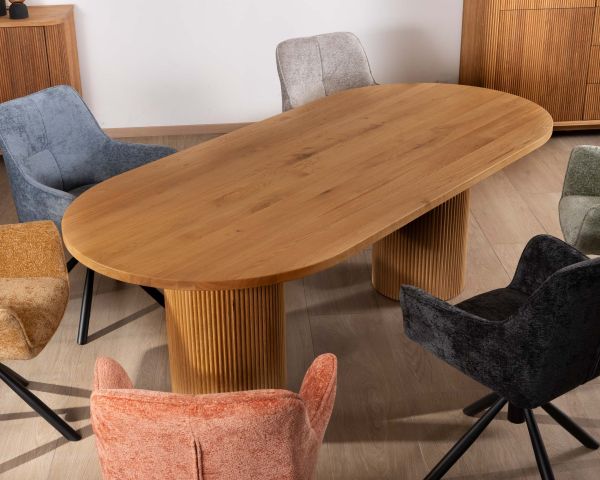 Mesa de comedor ovalada de 220 cm con patas redondas acanaladas de roble aceitado «Winton», estilo retro