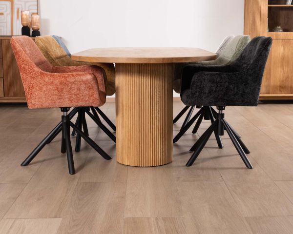 Mesa de comedor ovalada de 220 cm con patas redondas acanaladas de roble aceitado «Winton», estilo retro