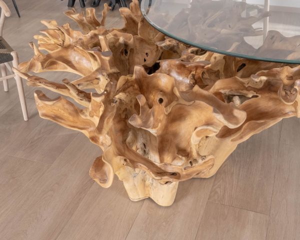 Mesa de comedor redonda de raíz de teca natural con tablero de cristal «Jungle»