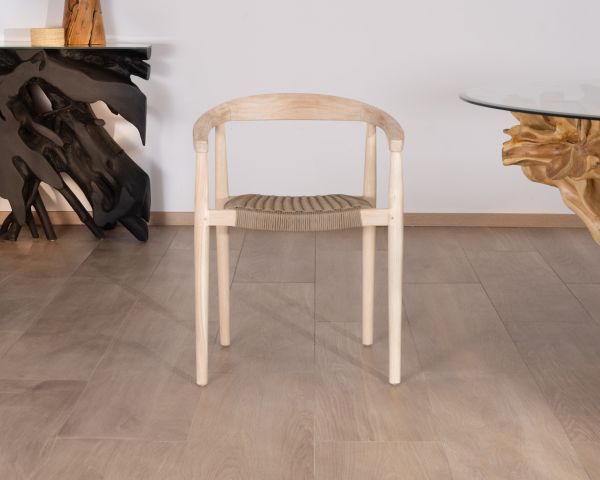 Juego de 4 sillas de teca natural con asiento trenzado «Tiska»