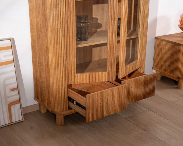 Vitrina con 2 cajones bajos de estilo retro «Winton», de roble aceitado con acabado gofrado