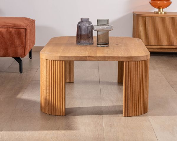 Mesa de centro de líneas sencillas con patas acanaladas de estilo retro en roble aceitado «Winton»