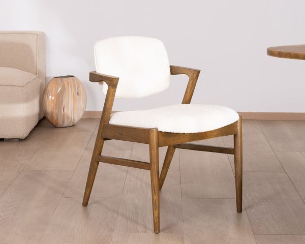 Silla de comedor de diseño en fresno oscuro y tejido bouclé «Isadora»