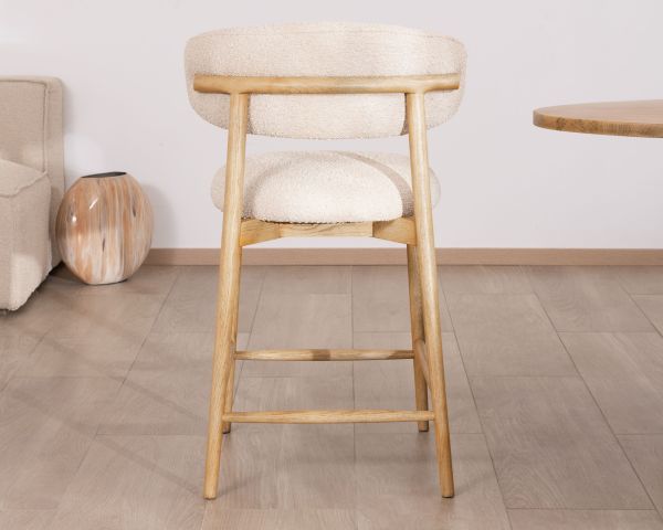 Trona de estilo escandinavo «Isadora», de madera y tejido bouclé