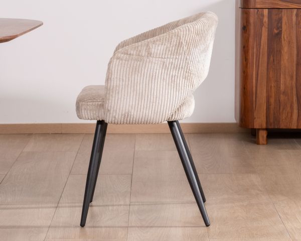 Lote de 2 sillas vintage de terciopelo acanalado en color blanco roto y patas de metal negro «Sonate»