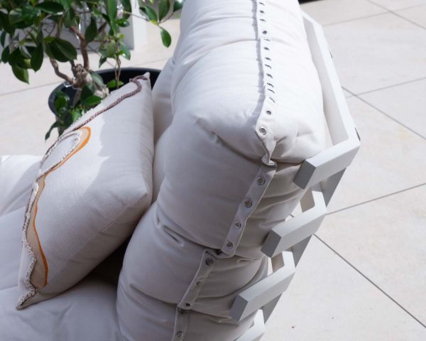Sillón de exterior blanco con reposapiés modular y estructura de aluminio blanco «Lisca»