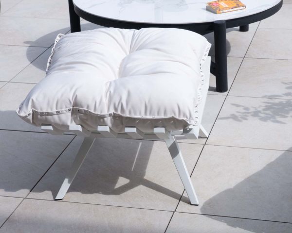 Sillón de exterior blanco con reposapiés modular y estructura de aluminio blanco «Lisca»