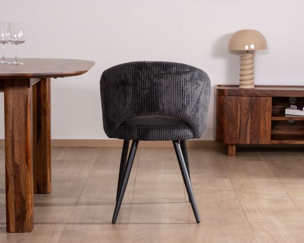 Lote de 2 sillas de comedor de pana antracita con patas de metal negro de estilo vintage «Sonate»