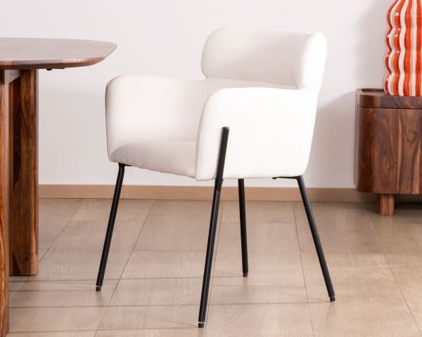 Lote de 2 sillas vintage de tela blanca «Riméno» y patas de metal