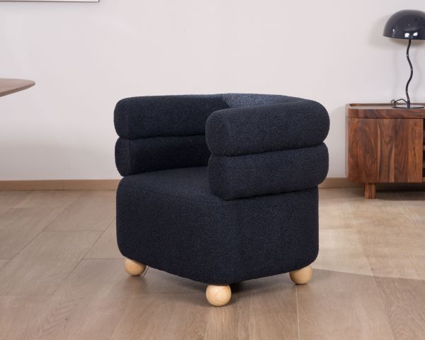 Pequeño sillón envolvente de tela azul oscuro «Wala»