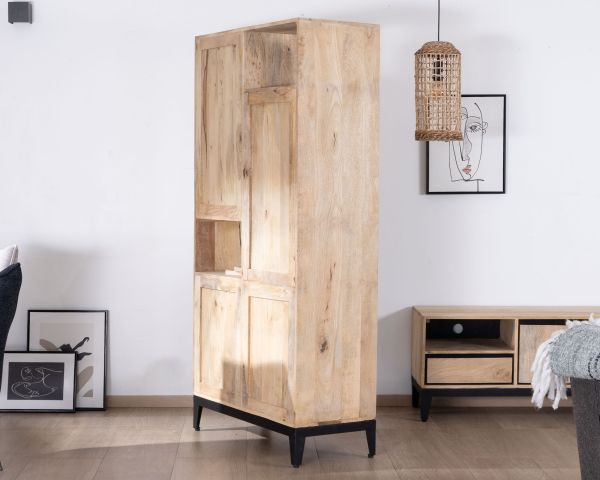 Librería de diseño asimétrico en madera de mango con ribetes negros «Bocca»