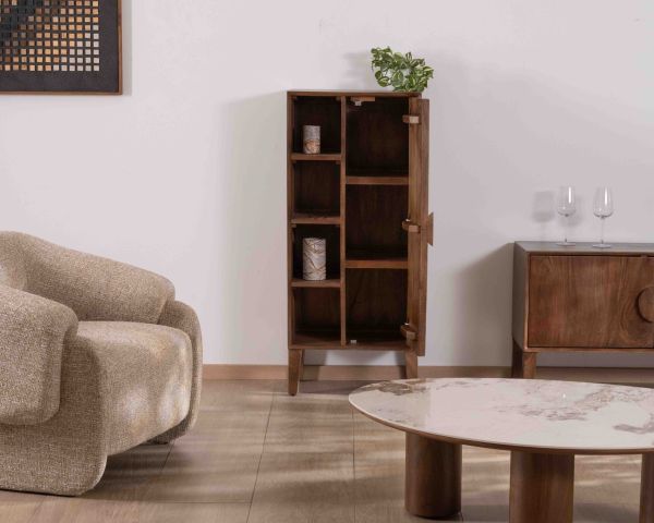 Mueble bajo de almacenamiento de madera maciza de mango oscuro «Kaldo», estilo retro escandinavo