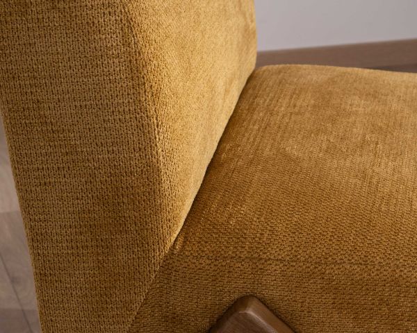 Sillón de estilo vintage con patas en forma de boomerang «Tolga», color amarillo mostaza