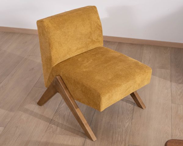 Sillón de estilo vintage con patas en forma de boomerang «Tolga», color amarillo mostaza