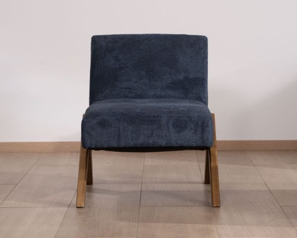 Sillón retro de tela azul oscuro con patas de madera en forma de boomerang «Tolga»