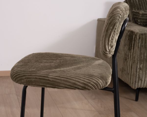 Lote de 4 sillas de bar retro de pana de color caqui y patas de metal negro «Kulmino»