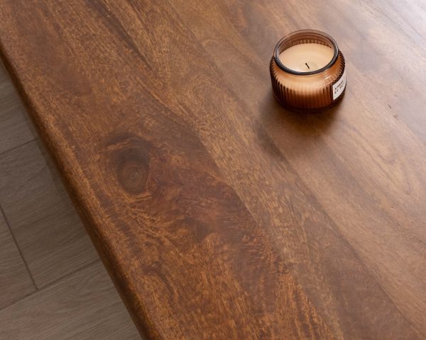 Mesa de centro de diseño minimalista con patas redondas «Padouk» de madera maciza de mango