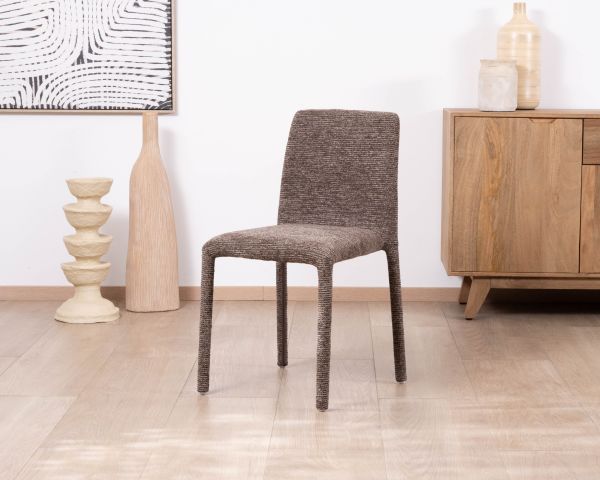 Lote de 4 sillas de comedor contemporáneas en tejido «Otto» de color cacao con trama, tapizadas íntegramente y de líneas depuradas