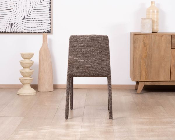 Lote de 4 sillas de comedor contemporáneas en tejido «Otto» de color cacao con trama, tapizadas íntegramente y de líneas depuradas