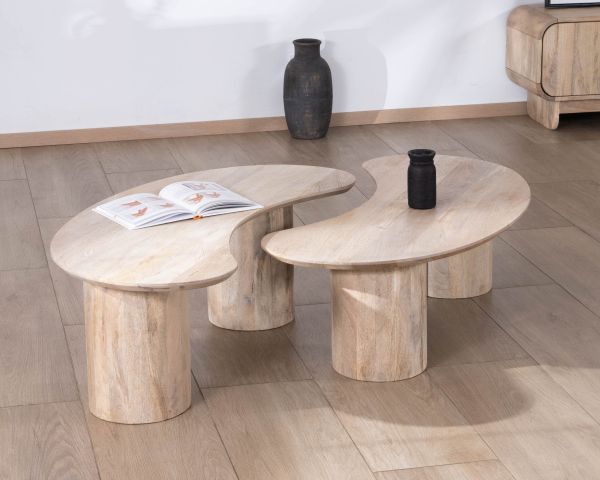 Juego de dos mesitas bajas de diseño minimalista en madera de mango «Jappy», con forma de alubia