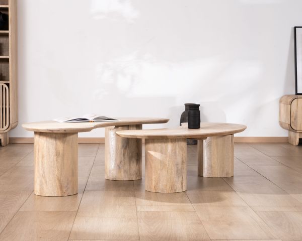 Juego de dos mesitas bajas de diseño minimalista en madera de mango «Jappy», con forma de alubia