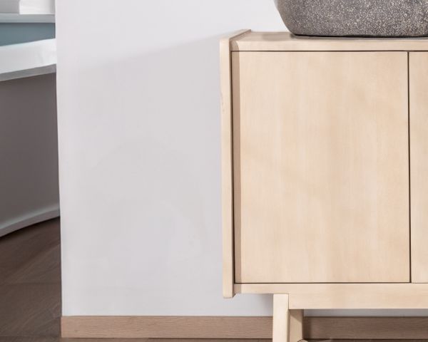 Mueble bajo lavabo de 140 cm en madera de mango blanqueada con puertas y cajones «Kahiko»