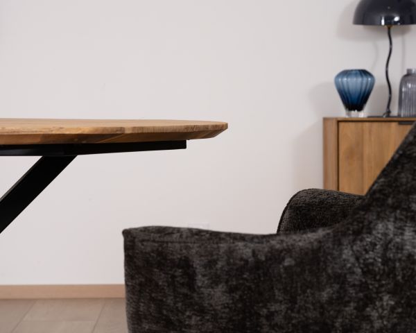 Mesa de comedor redonda de teca reciclada con patas «Bahia» de estilo Mikado, 130 cm