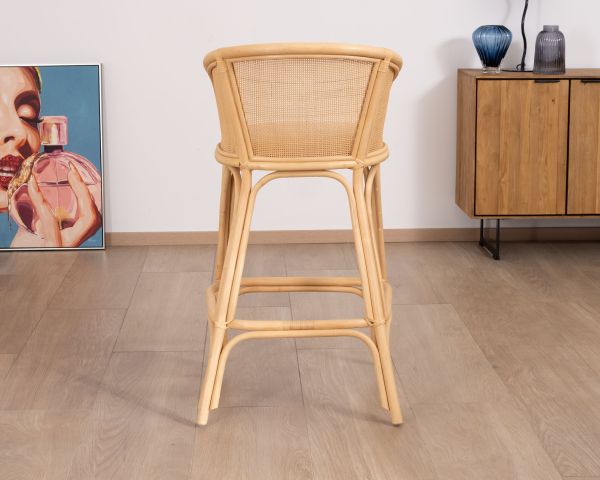 Silla alta de ratán de estilo étnico chic «Noho» con asiento de tela beige