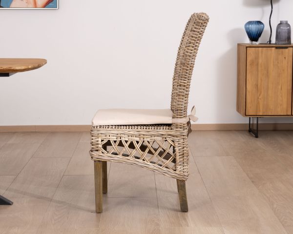 Elegante silla de comedor de ratán trenzado con cojín de asiento de tela «Noho»