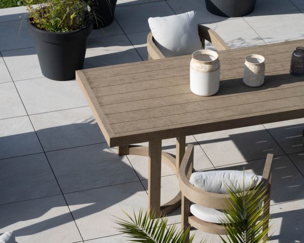 Silla de comedor de exterior de alta gama de teca «Blois» con acabado grisáceo