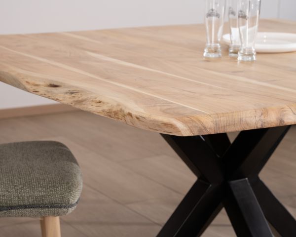 Mesa de comedor de acacia con patas «3D» de mikado y tablero cuadrado de 150 cm