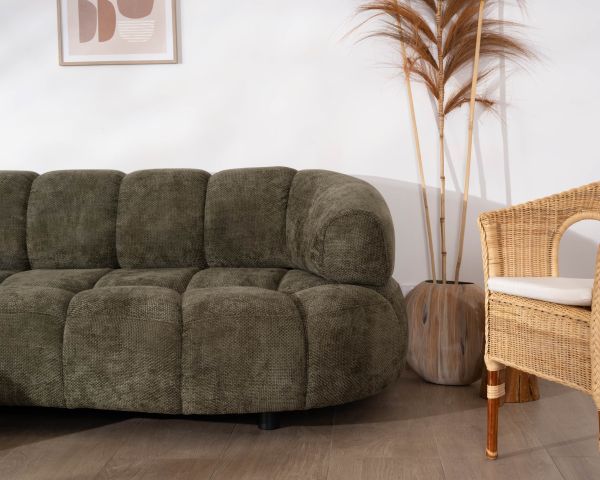 Sofá de tela verde con extensión eléctrica y chaise longue a la izquierda «Syltan»