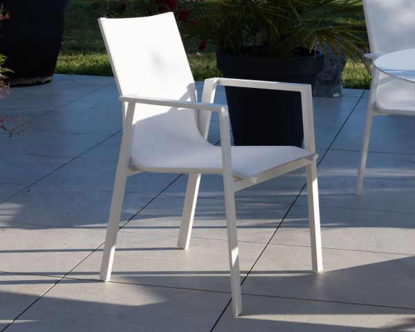 Silla de jardín blanca de diseño, fabricada en aluminio y textilene «Campobello»