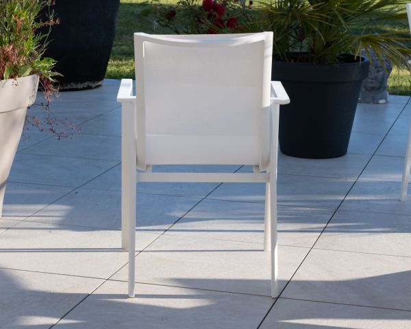 Silla de jardín blanca de diseño, fabricada en aluminio y textilene «Campobello»
