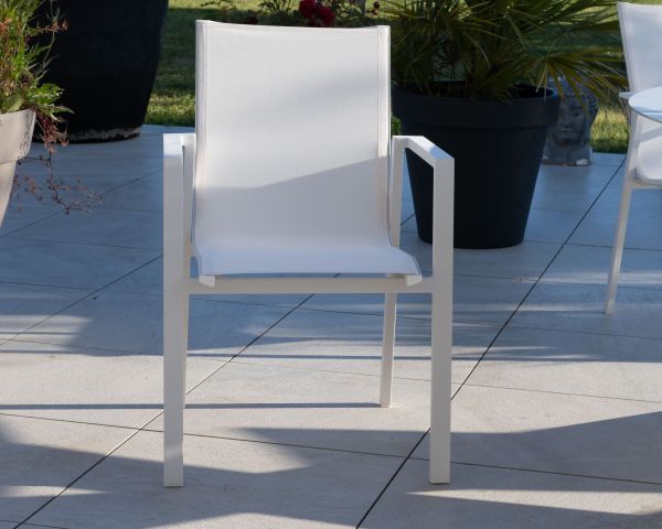 Silla de jardín blanca de diseño, fabricada en aluminio y textilene «Campobello»