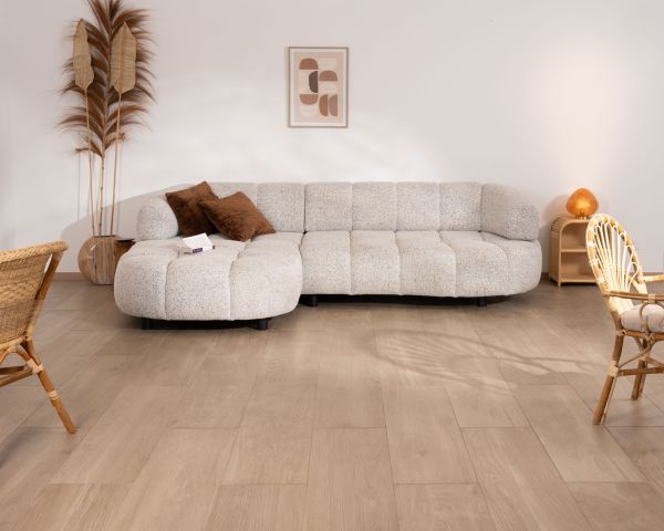 Sofá con extensión eléctrica y chaise longue «Syltan», en tejido de trama color blanco roto, ultracómodo