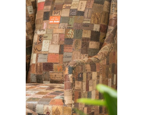 Sillón bergère 100 % único, de tela reciclada y madera «Pop Vintage»
