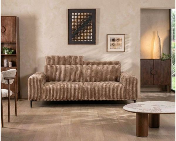Sofá de 3 plazas de terciopelo con rayas anchas de color camel «Utsun» y reposacabezas abatibles