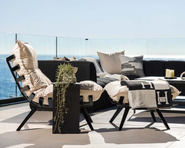 Tumbona modular de alta gama con estructura de aluminio negro «Lisca»