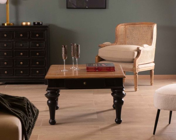 Sillón de mimbre y madera tallada con un estilo vintage chic «Legacy»