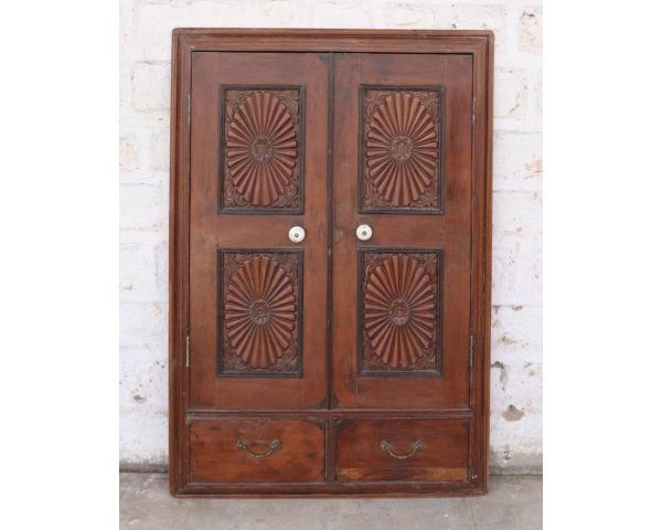 Puerta india de dos hojas de madera patinada con elegantes motivos «Puerta antigua»